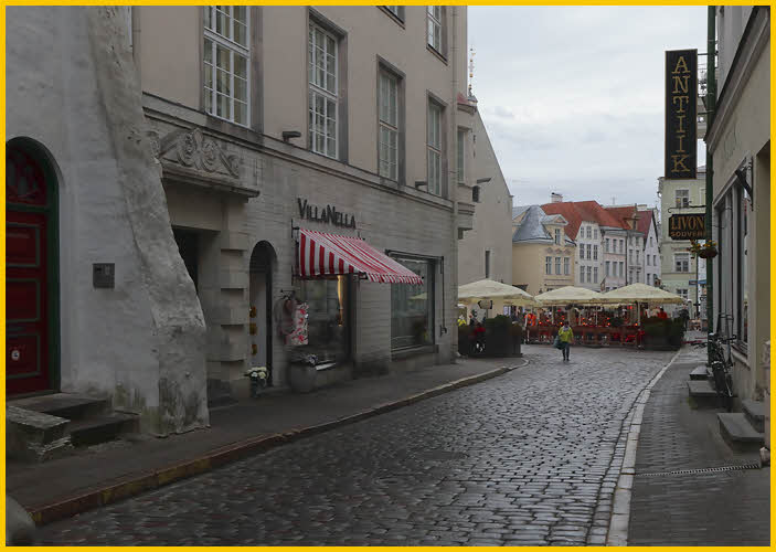 Entering Town Hall Square